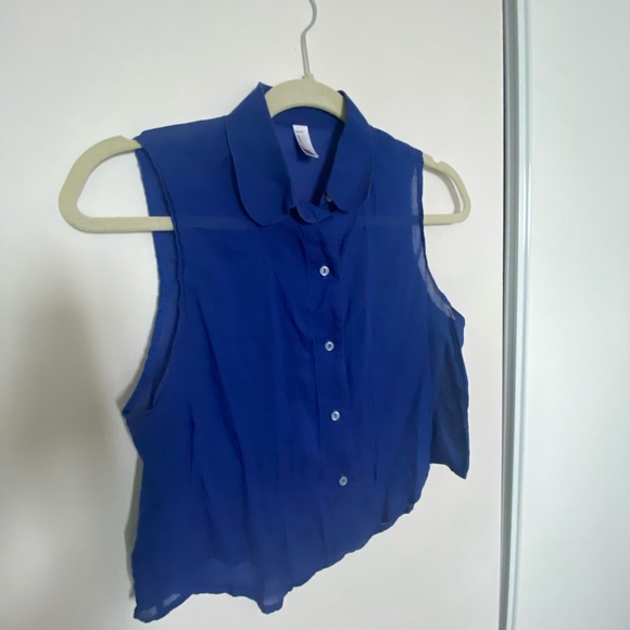 American Apparel sleeveless blue button down crop - Picture 2 of 4